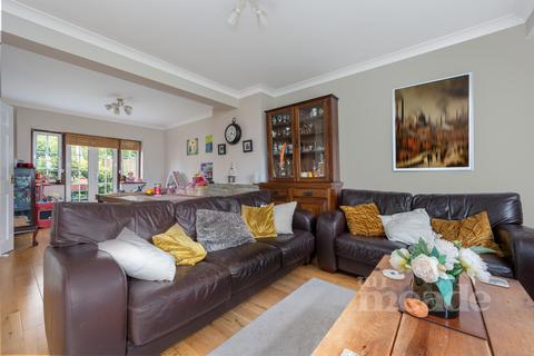 3 bedroom semi-detached house for sale, Betoyne Avenue, Highams Park, E4