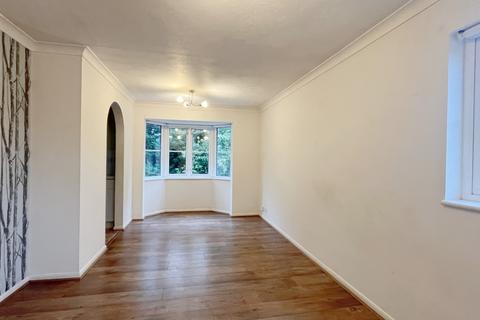 2 bedroom flat to rent, Autumn drive, Sutton SM2