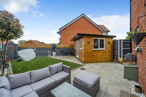7 Garrett Drive, Shinfield, Reading, RG2 9LD