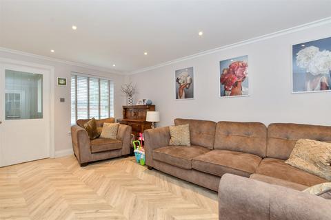 2 bedroom end of terrace house for sale, Sovereigns Way, Marden, Kent