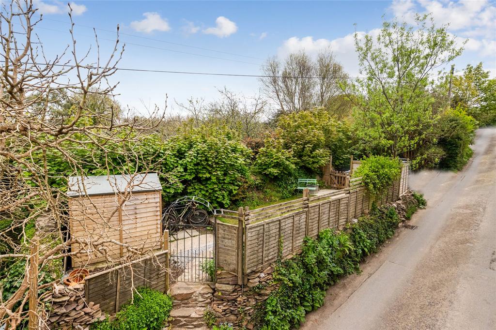Garden &amp; Parking