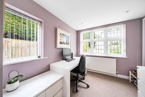 2 Hillside Road, Coulsdon, CR5 1PD