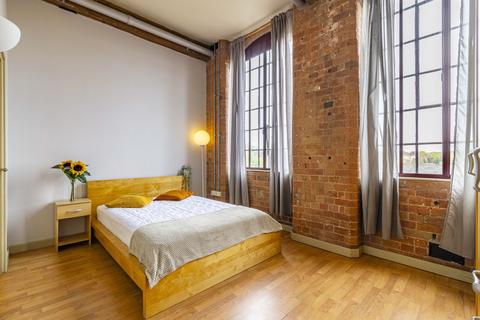 2 bedroom flat to rent, Portland Square, Portland Road,