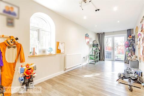 26 Fox Park Road, Oldham, OL8 3NB