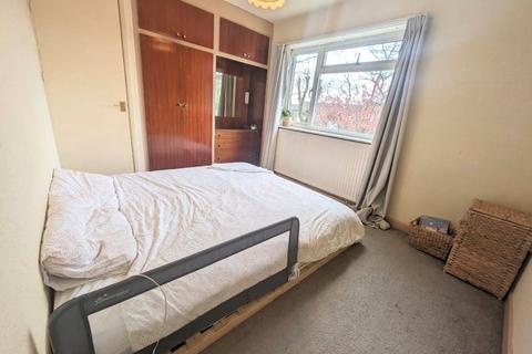 36 Sholver Hill Close, Oldham, OL1 4NS