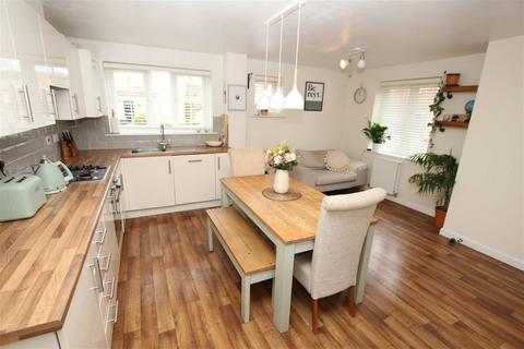 3 bedroom detached house for sale, MOSSLEY PLACE PENISTONE
