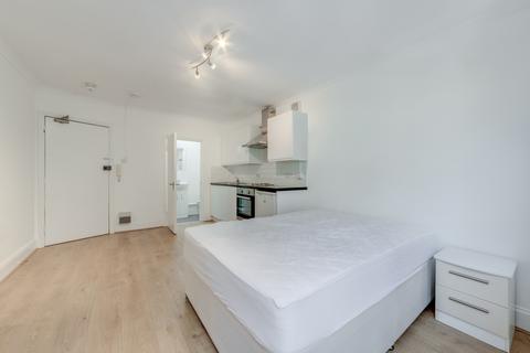 Terraced house to rent, Manstone Road, London