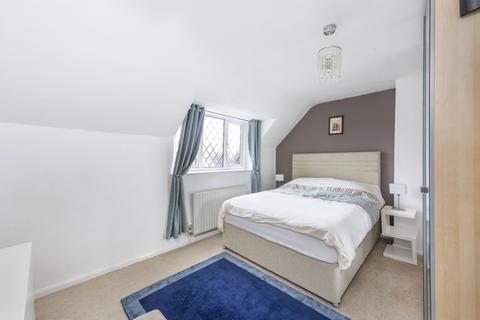 2 bedroom semi-detached house for sale, Robin Hood Way, Kingston Vale