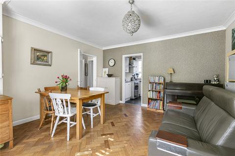 2 bedroom ground floor flat for sale, Elm Grove, Berkhamsted, Hertfordshire