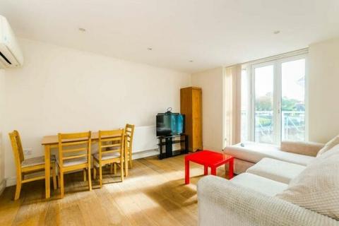 2 bedroom apartment to rent, High Street,  London,  N8