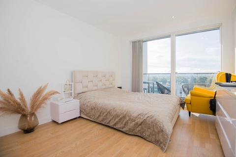 1 bedroom flat for sale, Pump House Crescent, Brentford