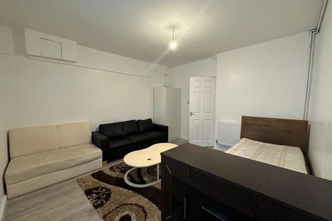 Studio to rent, Studio Flat For Rent in London, N3