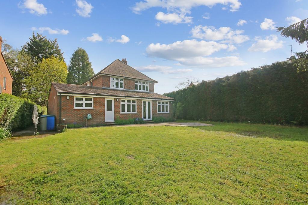 Turners Hill Road, Crawley Down, RH10 4 bed detached house for sale £