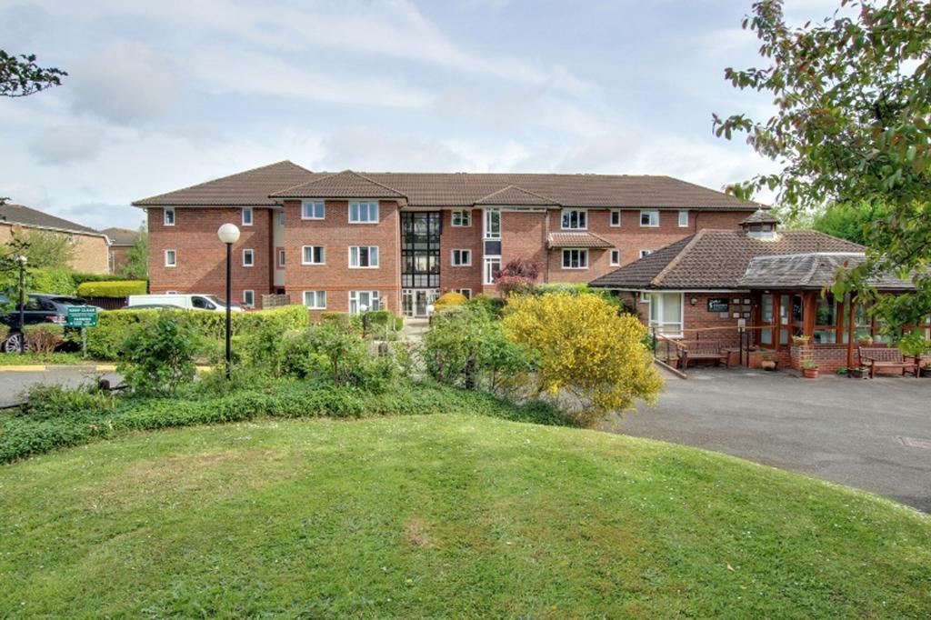 Church Road, Haywards Heath, RH16 2 bed retirement property for sale £240,000