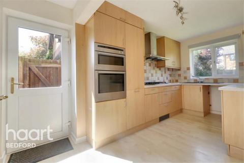4 bedroom detached house to rent, Studley Road