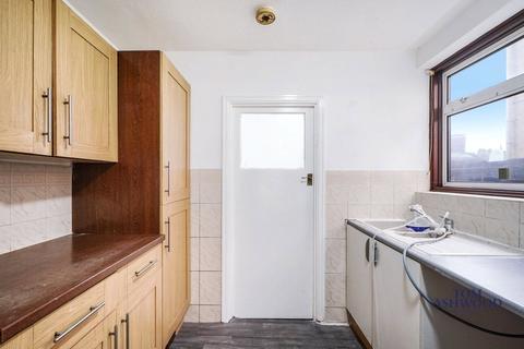 3 bedroom terraced house for sale, Harrow Road, Barking, IG11