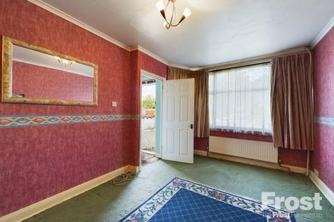 2 bedroom terraced house for sale, Guildford Avenue, Feltham, TW13