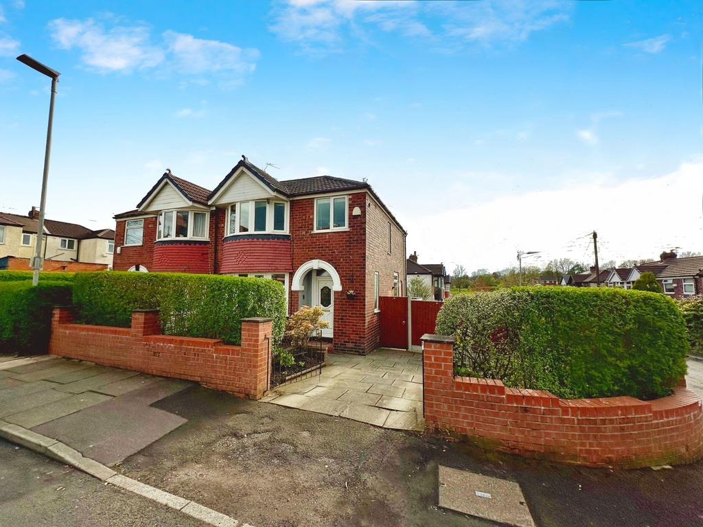 Stanway Road, Whitefield, M45 3 bed semidetached house for sale £300,000