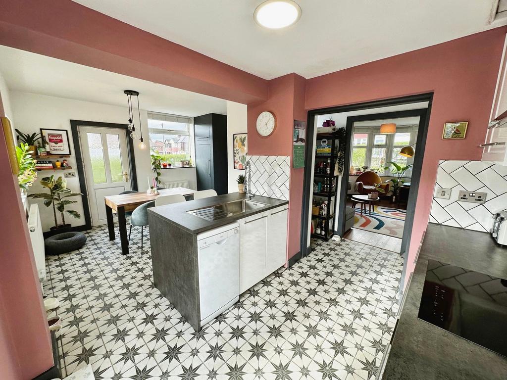 Stanway Road, Whitefield, M45 3 bed semidetached house for sale £300,000
