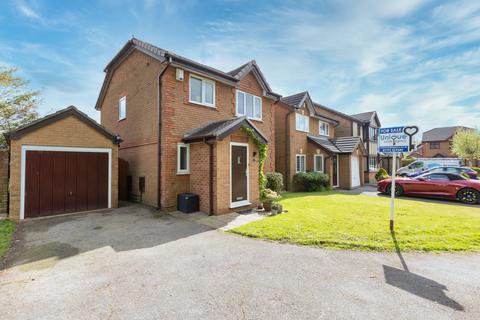 3 bedroom detached house for sale, Springfield Avenue, Kirkham PR4