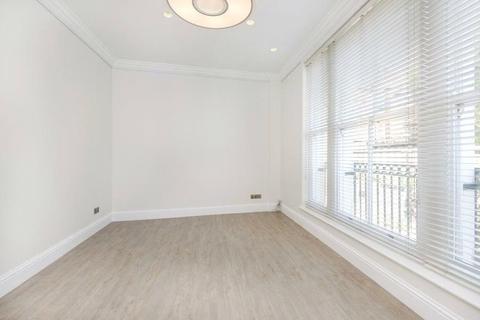 2 bedroom apartment to rent, Belsize Place, London, NW3