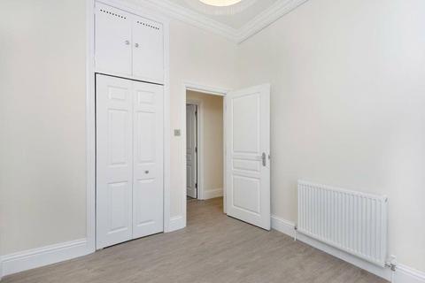 2 bedroom apartment to rent, Belsize Place, London, NW3