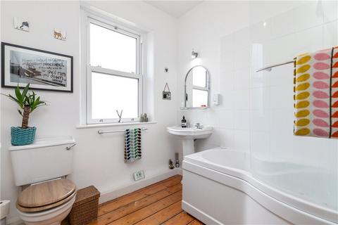 15 Ash Grove, Ilkley, LS29 8EP