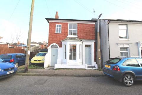 3 bedroom detached house to rent, Nelson Street, Brightlingsea CO7