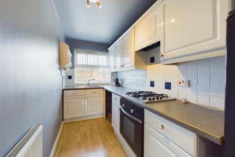 1 bedroom flat to rent, Parsons Walk, Holmer Green, HP15 6SJ