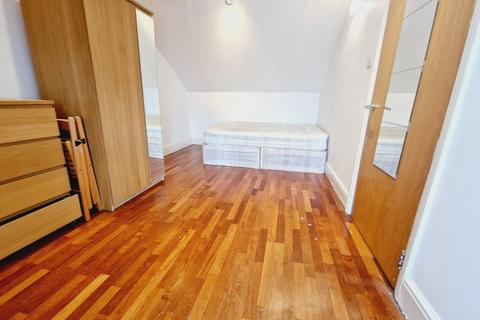 2 bedroom flat to rent, Fairbridge road, Archway