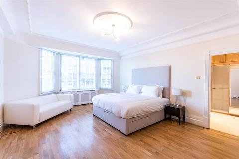 4 bedroom apartment to rent, Strathmore Court, St John's Wood NW8