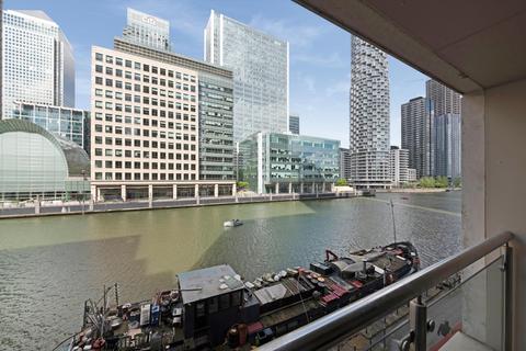 2 bedroom flat to rent, Discovery Dock Apartments East, 3 South Quay Square, Nr Canary Wharf, London, E14