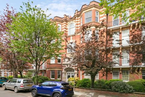 4 bedroom flat for sale, Riverview Gardens, London SW13