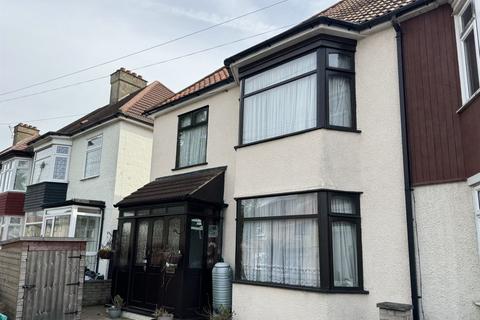 3 bedroom terraced house for sale, Haigville Gardens, Ilford, Essex