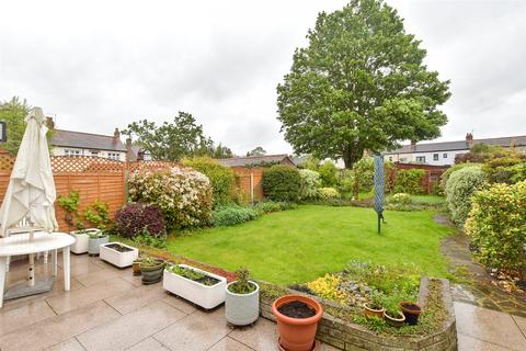 3 bedroom terraced house for sale, Haigville Gardens, Ilford, Essex
