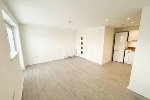 2 bedroom flat to rent, Squire Street, Glasgow G14