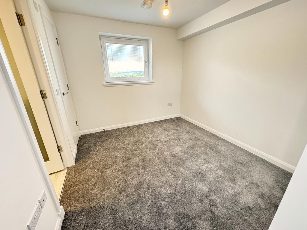 Bedroom 1 (1)