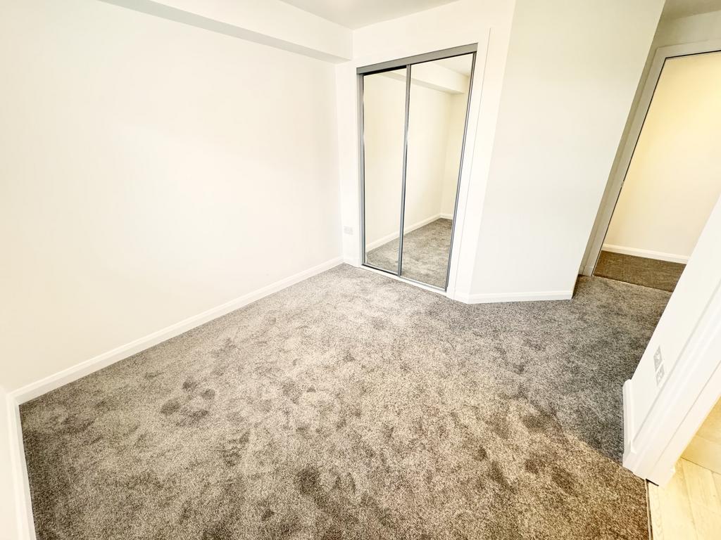 Bedroom 1 (3)