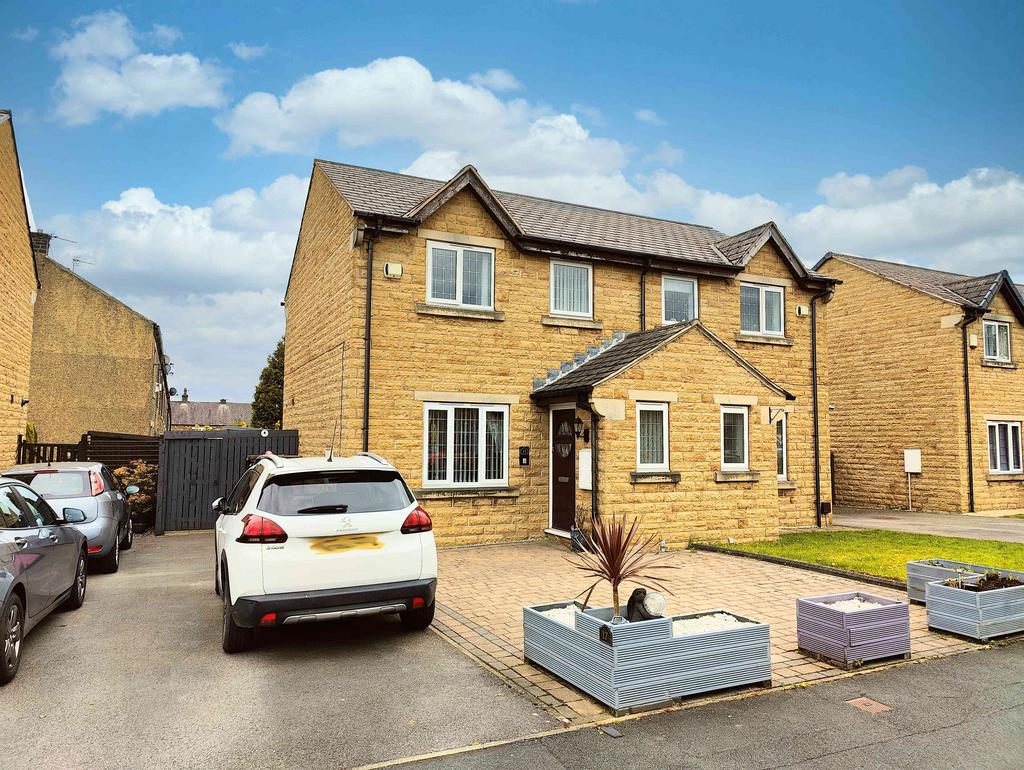Thompson Close, Hipperholme HX3 3 bed semidetached house for sale £