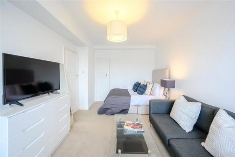 Studio to rent, Hill Street, London W1J