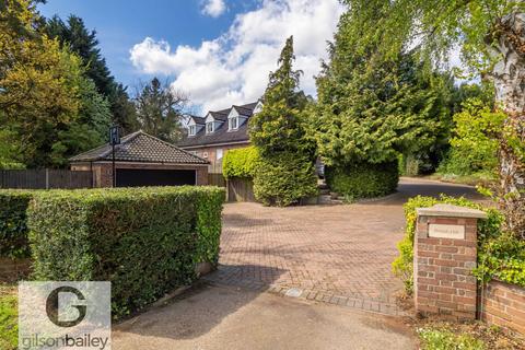 6 bedroom detached house for sale, Brundall Road, Norwich NR13