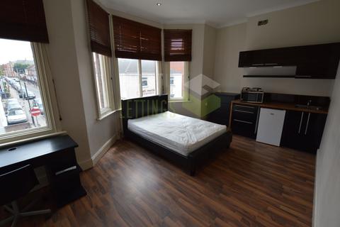 Studio to rent, Saxby Street, Leicester LE2