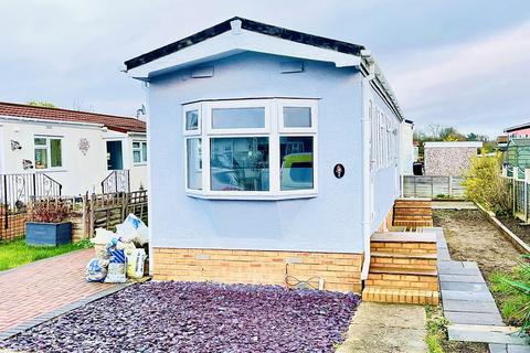 2 bedroom mobile home for sale, Penton Marina
