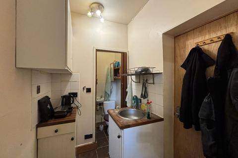 22 Willenhall Road, London, SE18 6TY