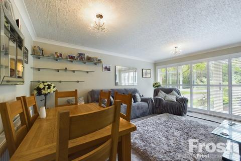 2 bedroom apartment for sale, Manor Road, Ashford, Surrey, TW15