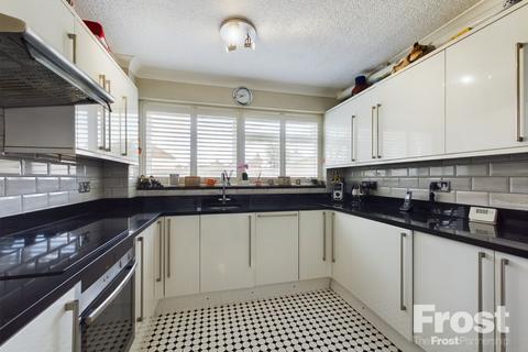 21, Fairview Court Manor Road, Ashford, TW15 2SN