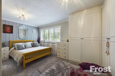 21, Fairview Court Manor Road, Ashford, TW15 2SN