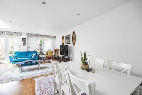 3 bedroom flat for sale, West Hampstead,  London,  NW6