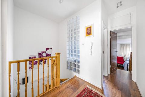3 bedroom flat for sale, West Hampstead,  London,  NW6