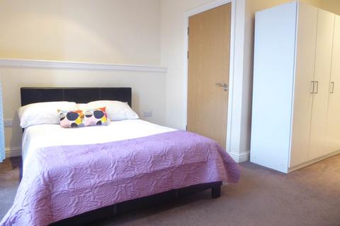 2 bedroom flat to rent, Green Head, Huddersfield HD1